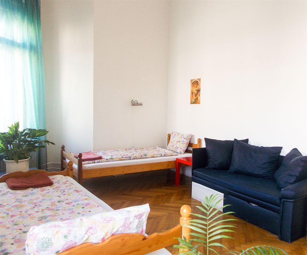 Gaia Astoria Hostal *